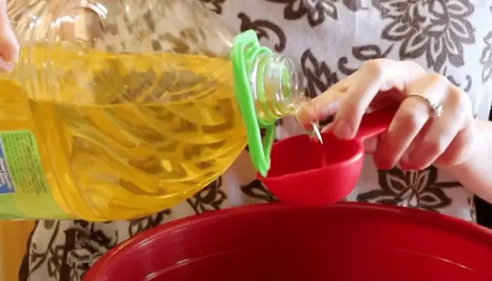 Sukatan Cawan ke Gram Minyak yang Tepat