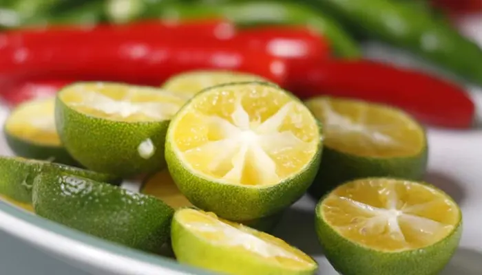 15 Khasiat Limau Kasturi untuk Kesihatan dan Nutrisi