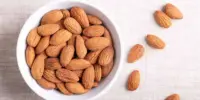 9 Keburukan Kacang Almond Penting untuk Tahu!