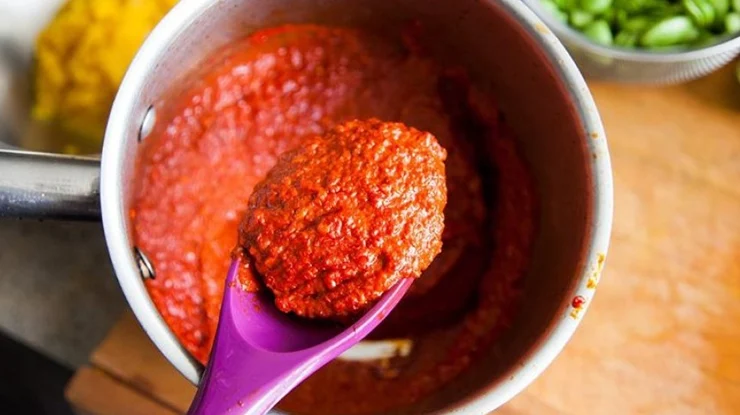 Beza Cili Boh dan Cili Giling